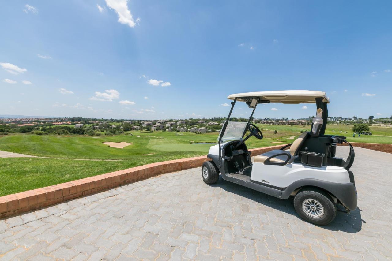 Modern Apartment In A Secure Golf Estate.Wifi Roodepoort Kültér fotó