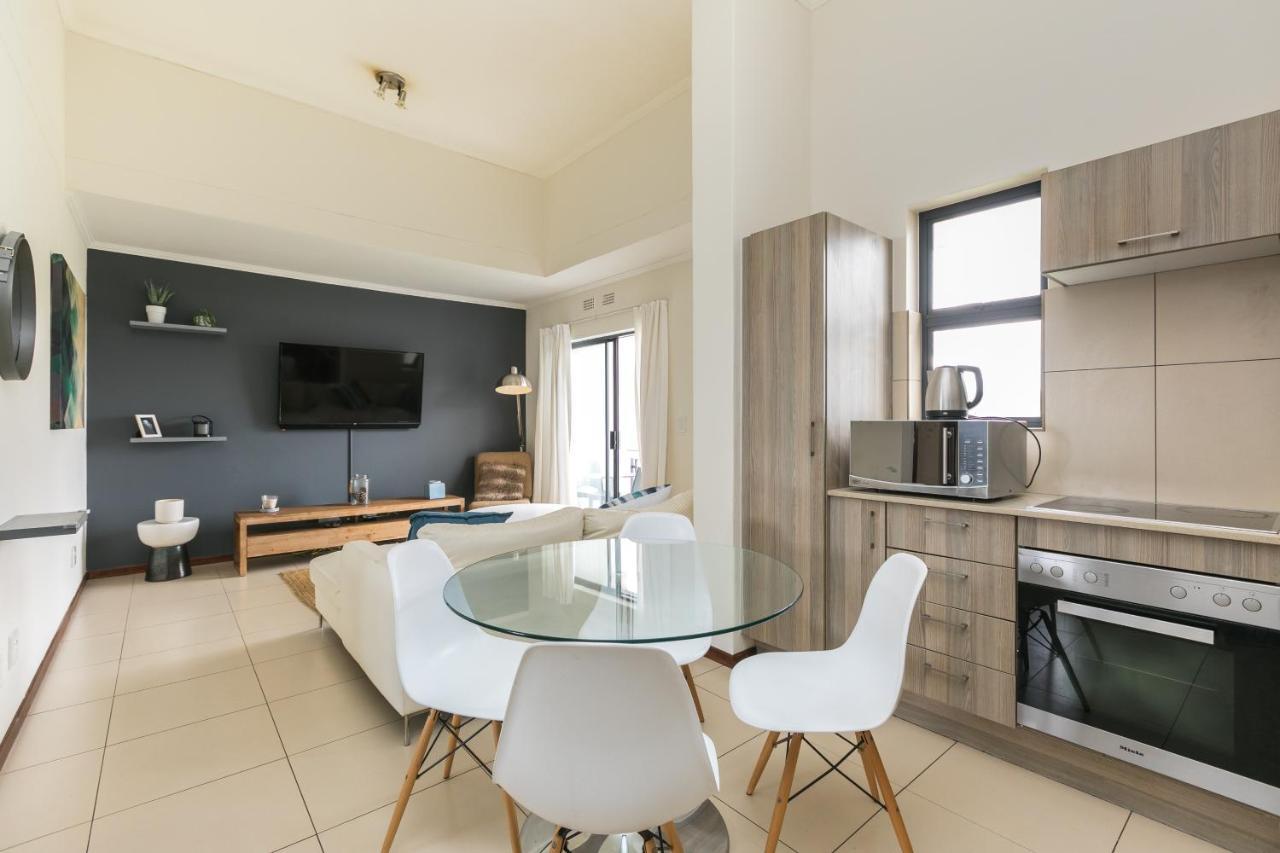 Modern Apartment In A Secure Golf Estate.Wifi Roodepoort Kültér fotó